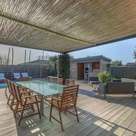 Privee 12 Personnes Piscine Chauffee -